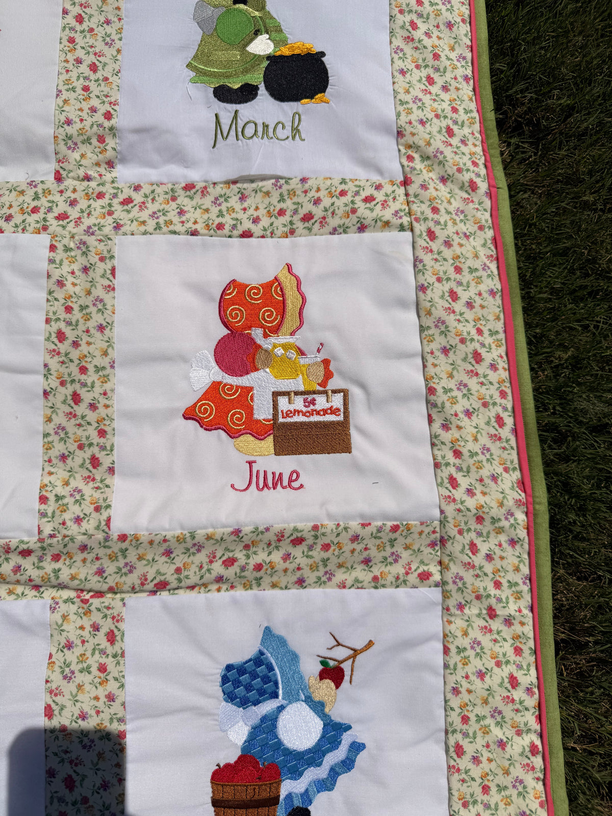 Sunbonnet Sue Months of the Year Quilt